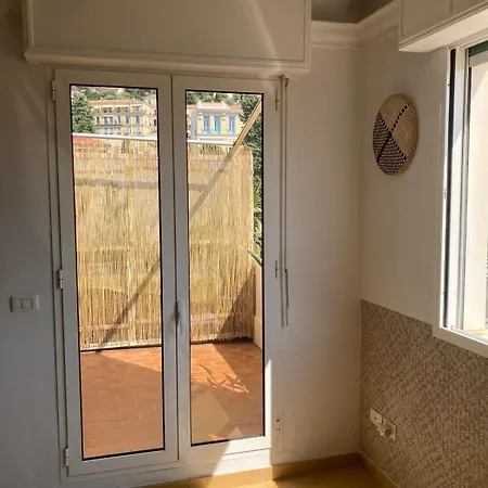 Avec Terrase Dans Le Centre * مينتون