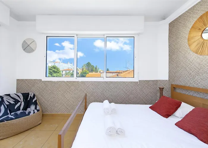 Avec Terrase Dans Le Centre דירה מנטון